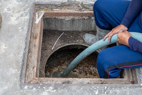 foul odors, slow drainage, and visible grease buildup are clear indications that grease trap pumping is necessary